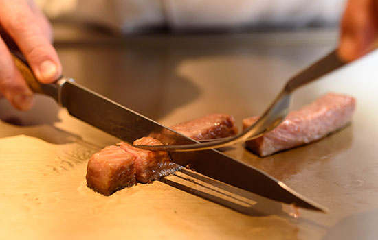 イメージ:料理人が目の前で仕上げる贅沢
