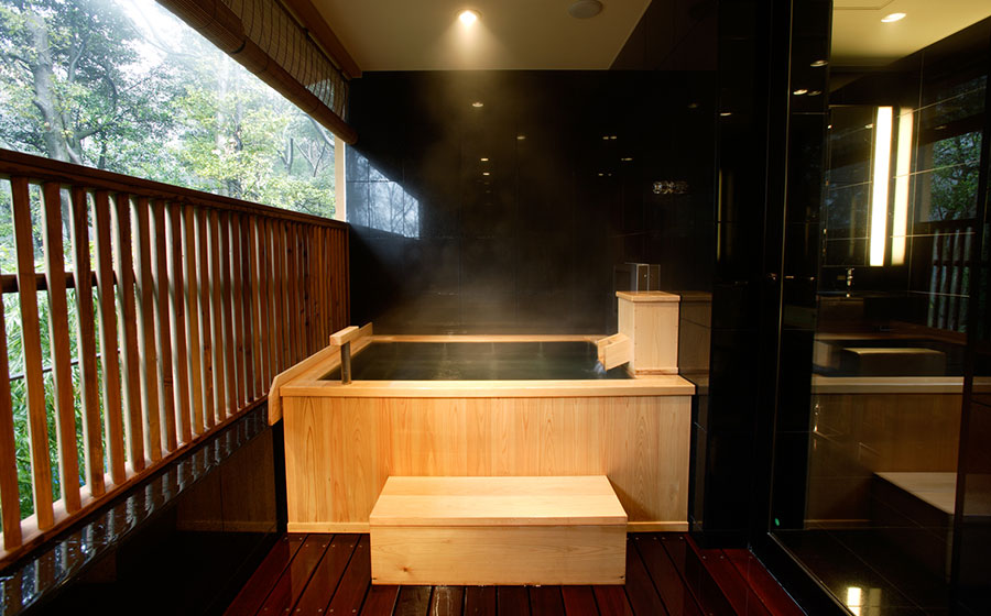 お部屋にて温泉をご堪能